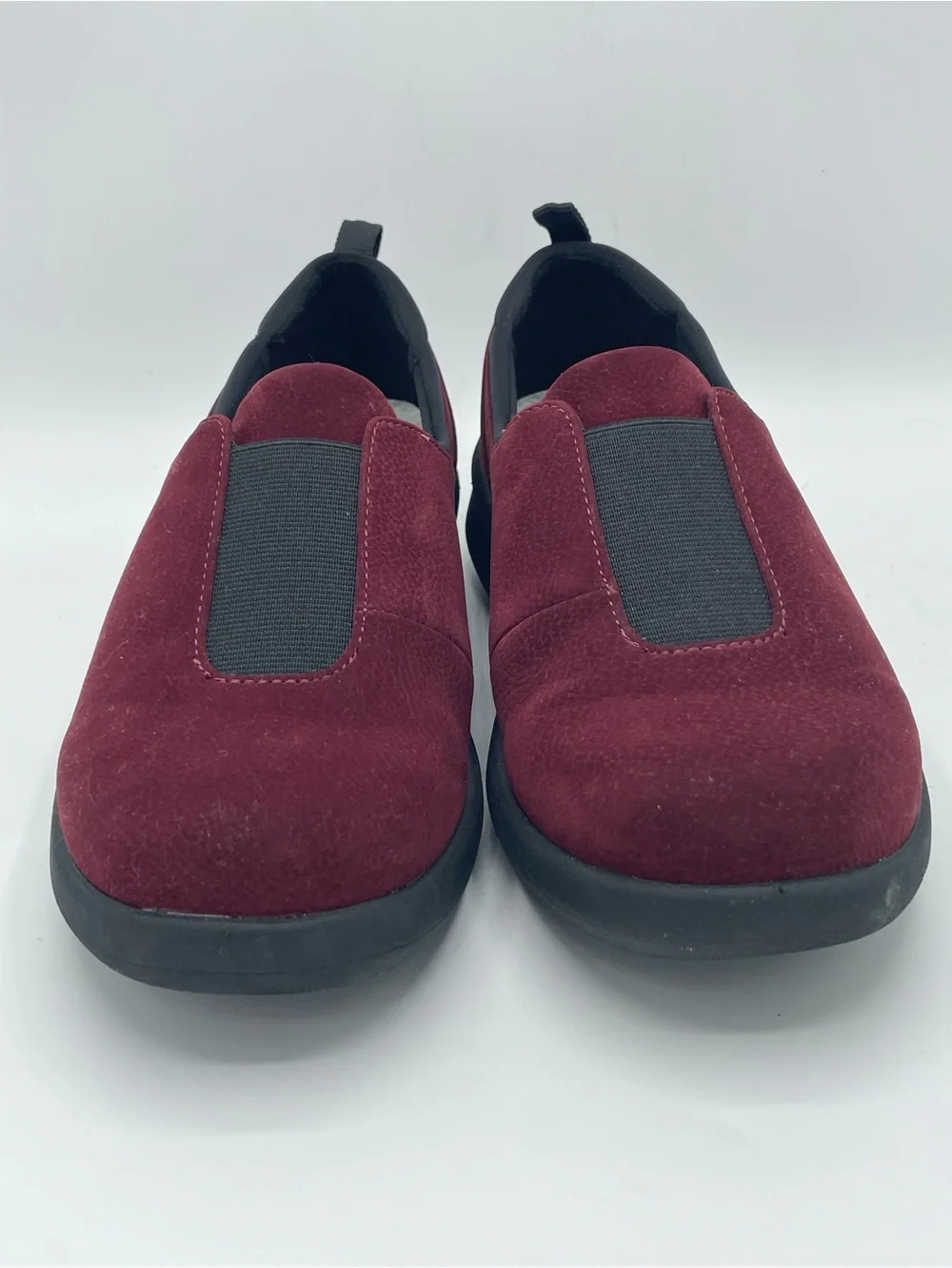 Clarks Cloudsteppers Sullivan Casual Slip-On Suede Sneakers in Burgundy